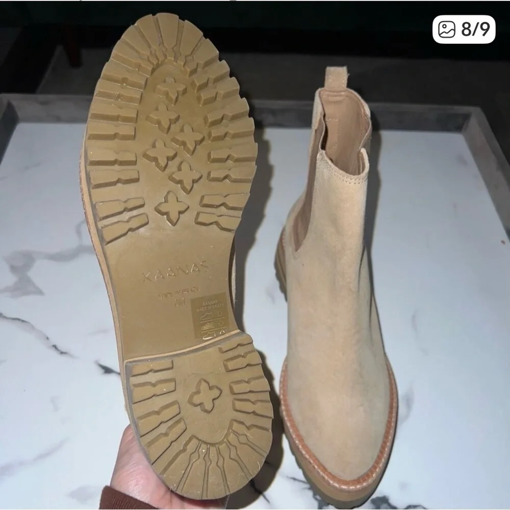 NEW Kaanas MontenegroBeige Suede Chelsea Booties Size 6